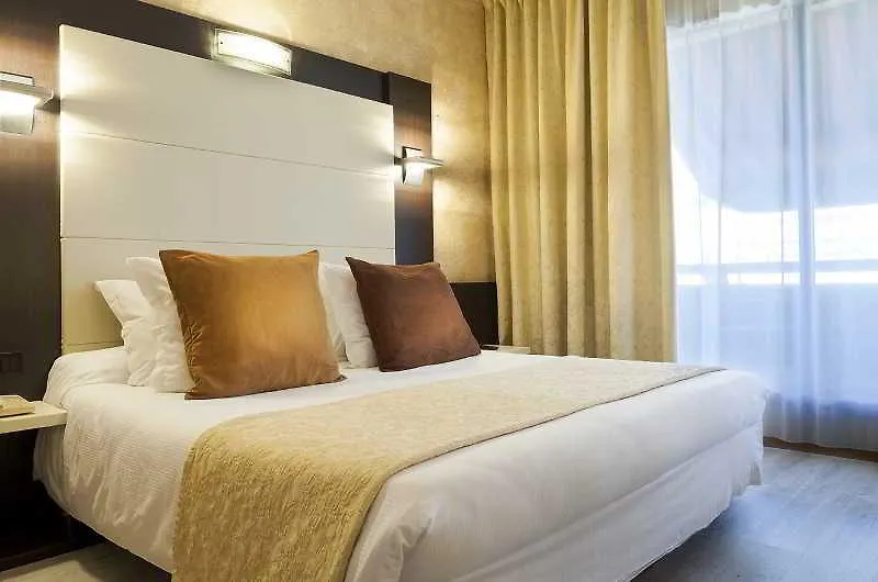 The Originals City, Hotel Galaxie, Nice Aeroport Saint-Laurent-du-Var France