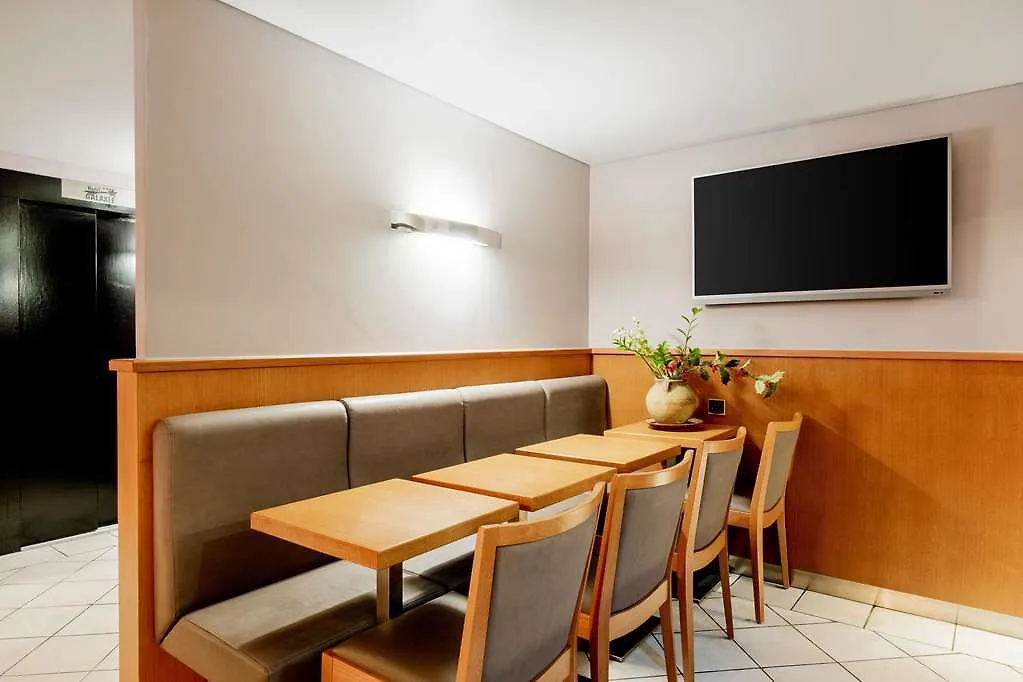 The Originals City, Hotel Galaxie, Nice Aeroport Saint-Laurent-du-Var